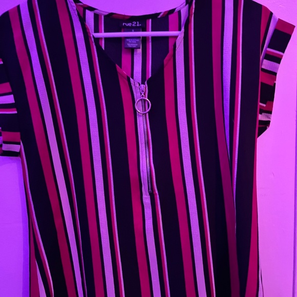 Top - Picture 2 of 2